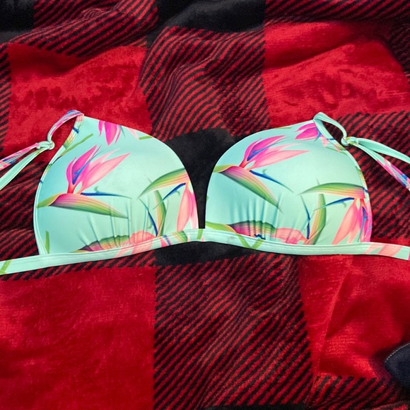 Bikini Top Size: Large - Picture 1 of 2